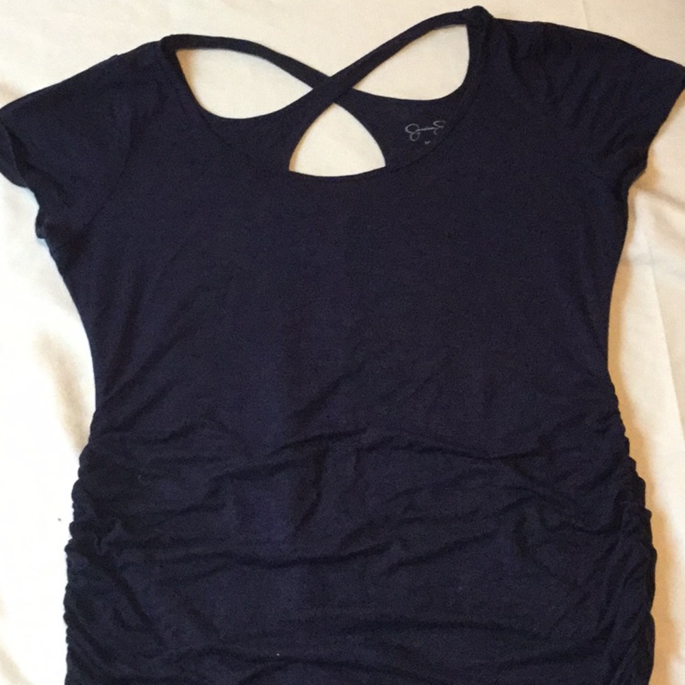 Back detail maternity tee